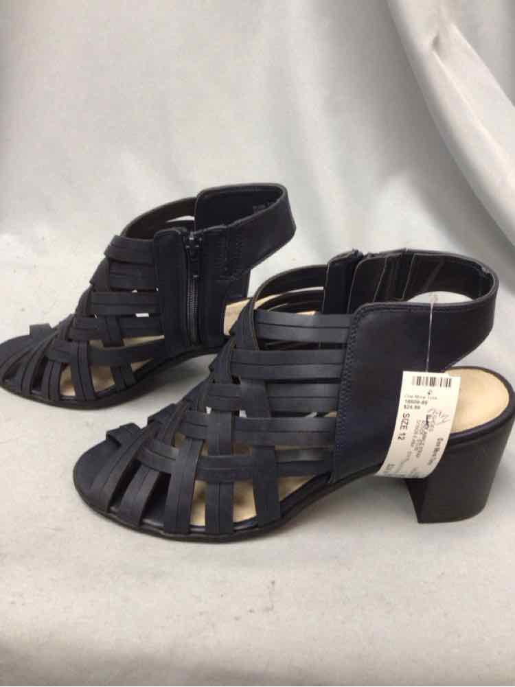 EASY STREET SIZE 12 Ladies SHOES