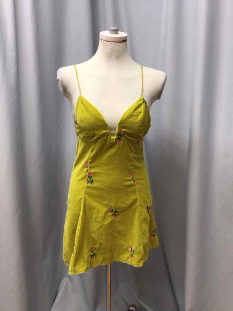 URBAN OUTFITTERS SIZE XSMALL Ladies DRESS