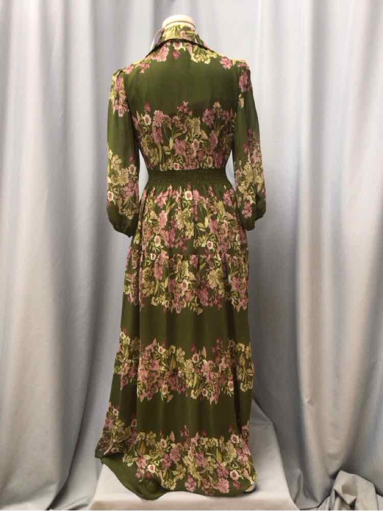 TAYLOR SIZE 4 Ladies DRESS