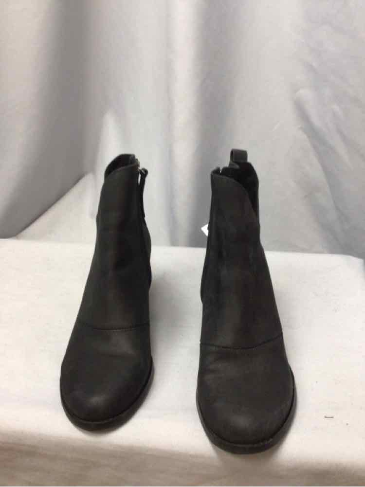 TOMS SIZE 11 Ladies SHOES