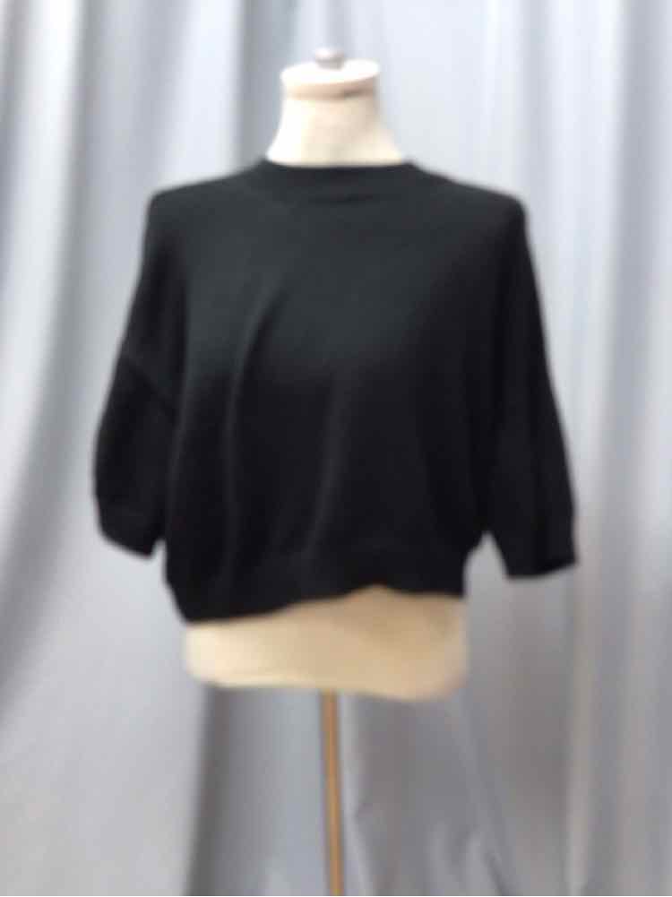 BANANA REPUBLIC SIZE LARGE Ladies TOP