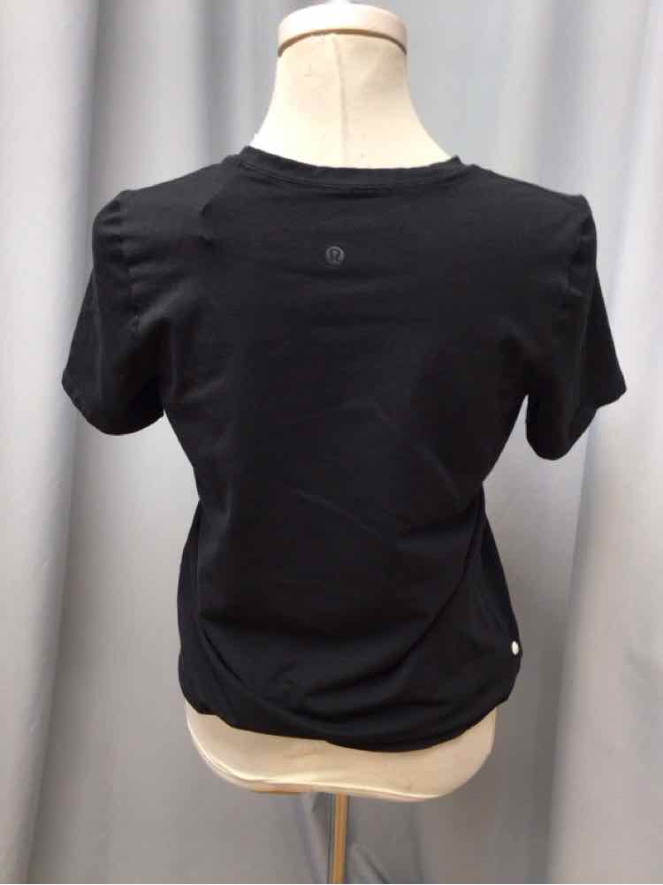 LULULEMON SIZE 4 Ladies EXERCISE