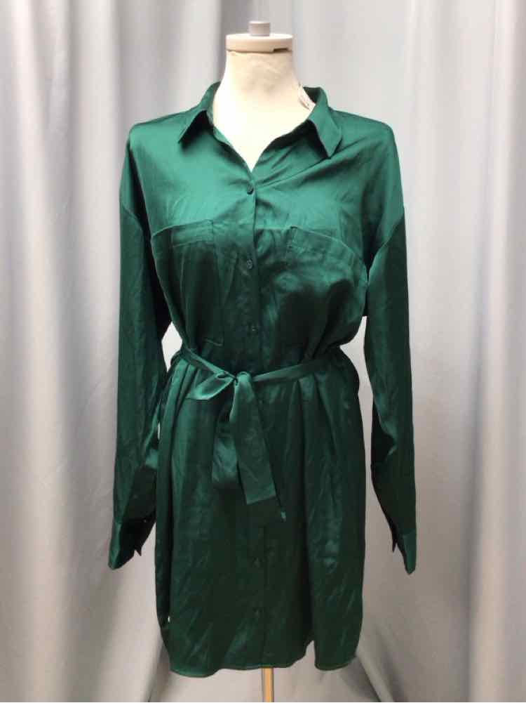 ABERCROMBIE & FITCH SIZE MEDIUM Ladies DRESS