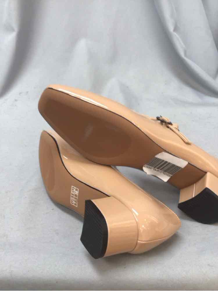 SHOWFOREST SIZE 7 1/2 Ladies SHOES