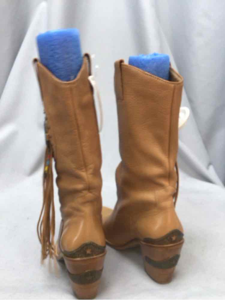 CODE WEST SIZE 7 1/2 Ladies SHOES