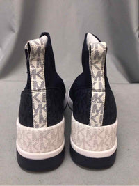 MICHAEL KORS SIZE 6 Ladies SHOES