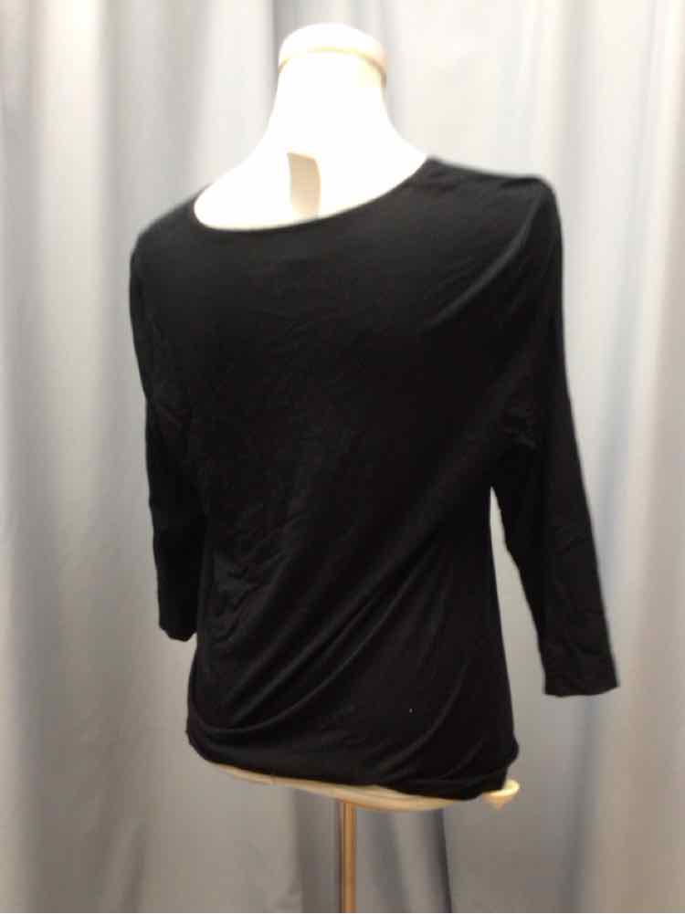 CHICOS SIZE MEDIUM Ladies TOP