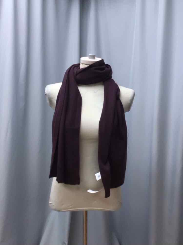 TAHARI SIZE Ladies SCARF