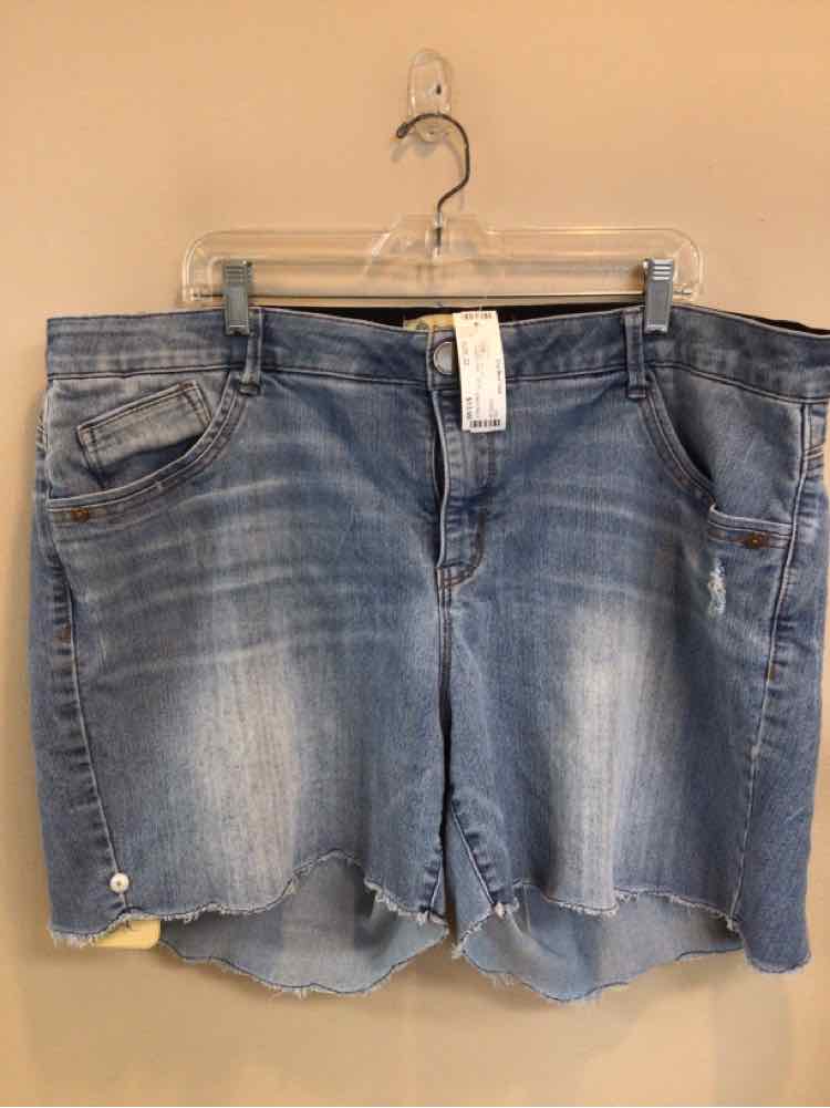 DEMOCRACY SIZE 22 Ladies SHORTS