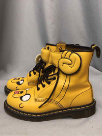 DOC MARTENS SIZE 8 Ladies SHOES