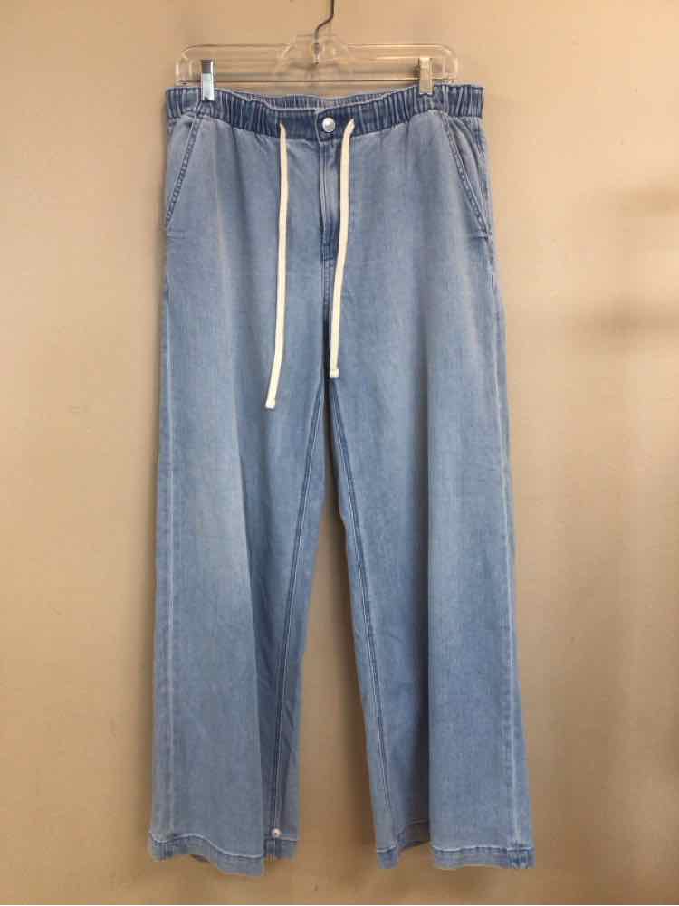 AMERICAN EAGLE SIZE MEDIUM Ladies PANTS