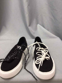 J SLIDES SIZE 6 1/2 Ladies SHOES