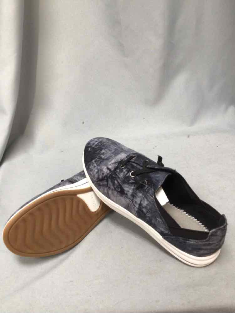 CLARKS SIZE 7 Ladies SHOES