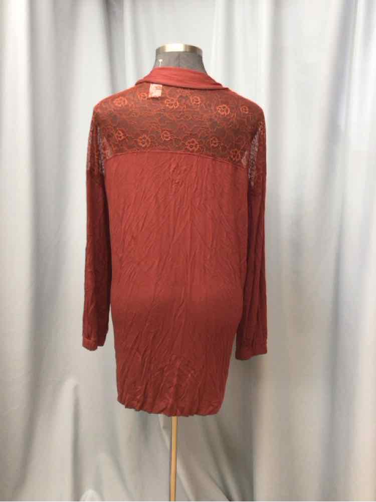 TORRID SIZE 3 X Ladies TOP