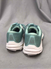 MIZUNO SIZE 8 1/2 Ladies SHOES