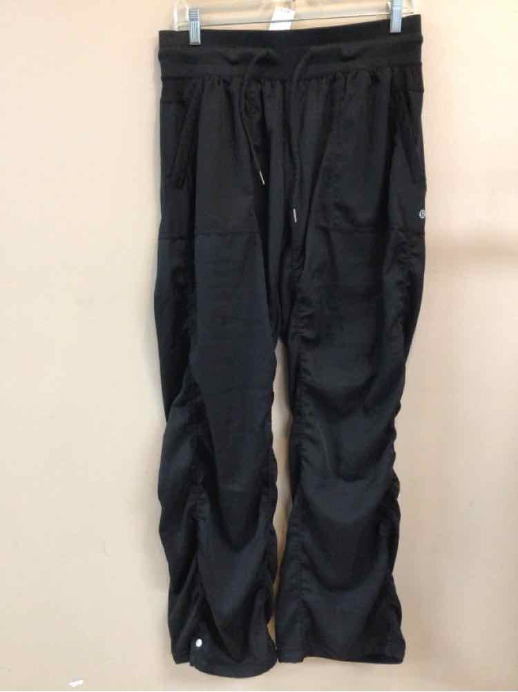 LULULEMON SIZE MEDIUM Ladies EXERCISE