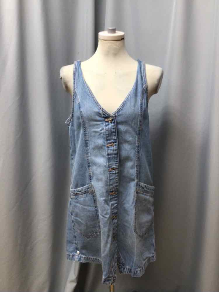 AMERICAN EAGLE SIZE MEDIUM Ladies DRESS