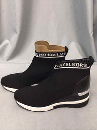 MICHAEL KORS SIZE 6 Ladies SHOES