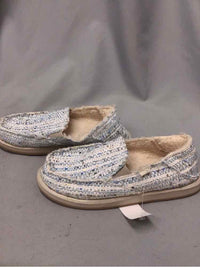 SANUK SIZE 7 Ladies SHOES