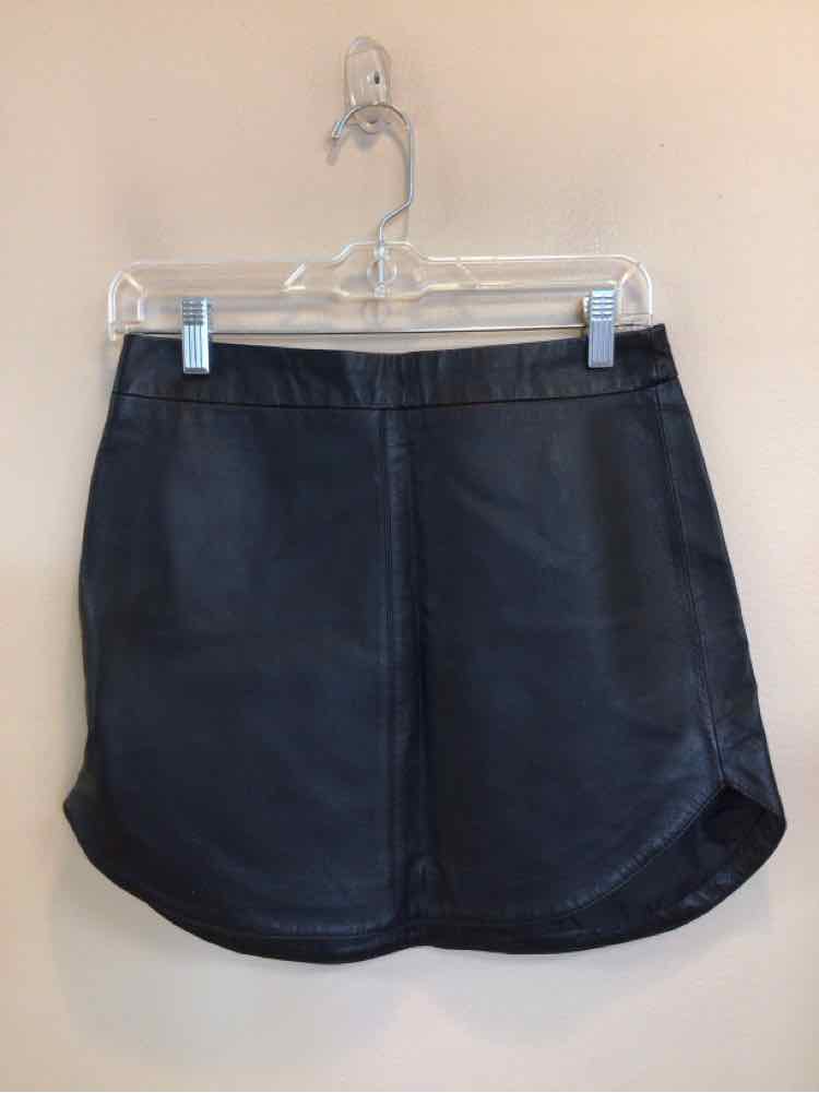 BB DAKOTA SIZE 0 Ladies SKIRT