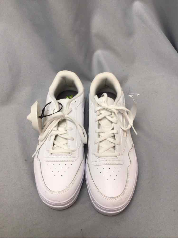REEBOK SIZE 11 Ladies SHOES