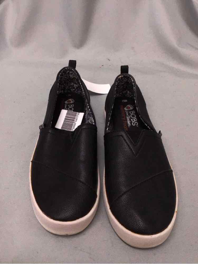 BOBS SIZE 8 1/2 Ladies SHOES