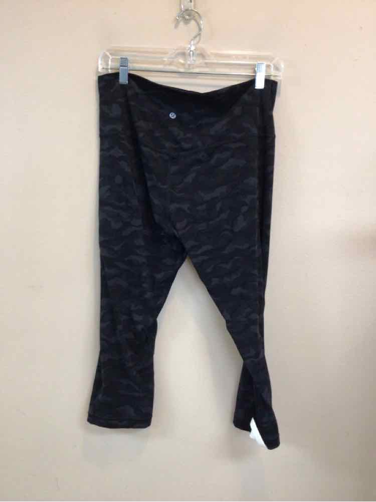 LULULEMON SIZE 12 Ladies EXERCISE