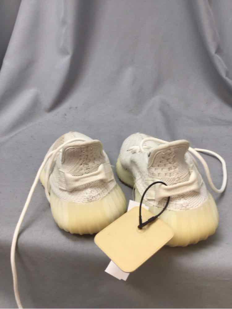 SIZE 8 YEEZY Men's SHOES