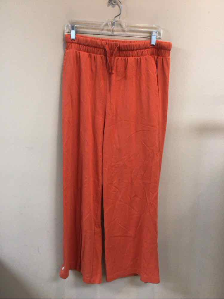 FREE ASSEMBLE SIZE MEDIUM Ladies PANTS
