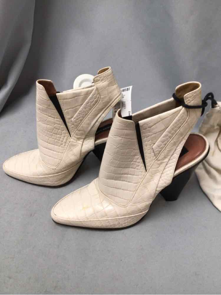 DEREK LAM SIZE 8 1/2 Ladies SHOES