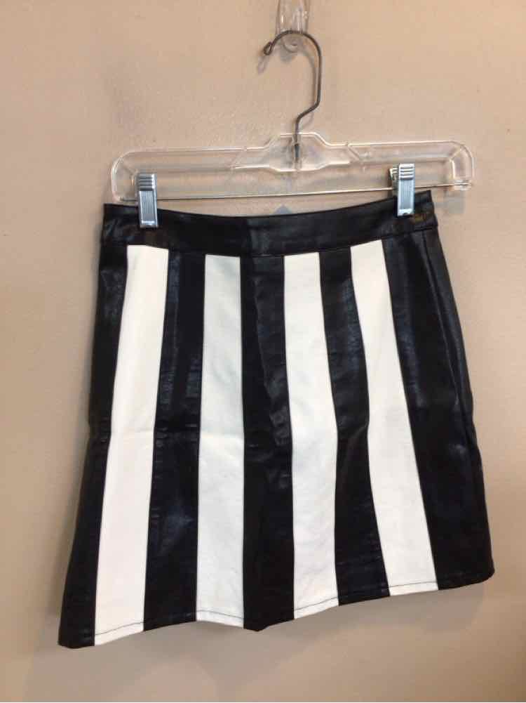 NASTY GAL SIZE 2 Ladies SKIRT