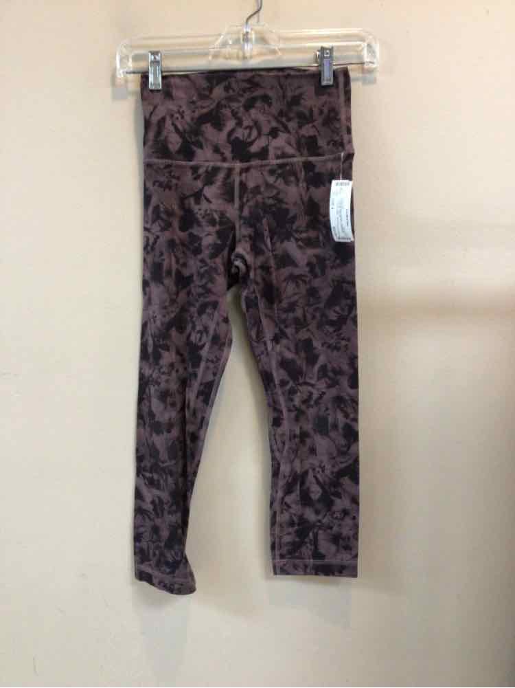 LULULEMON SIZE 4 Ladies EXERCISE