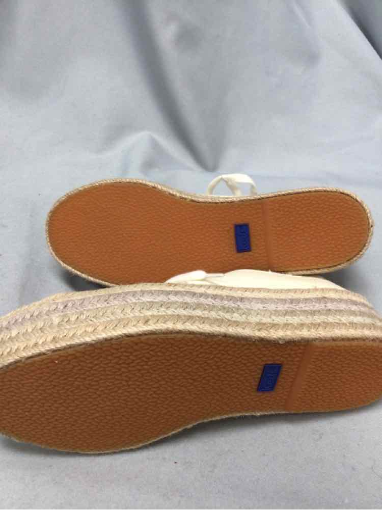 KEDS SIZE 6 Ladies SHOES