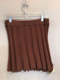 FREE-EST SIZE MEDIUM Ladies SKIRT