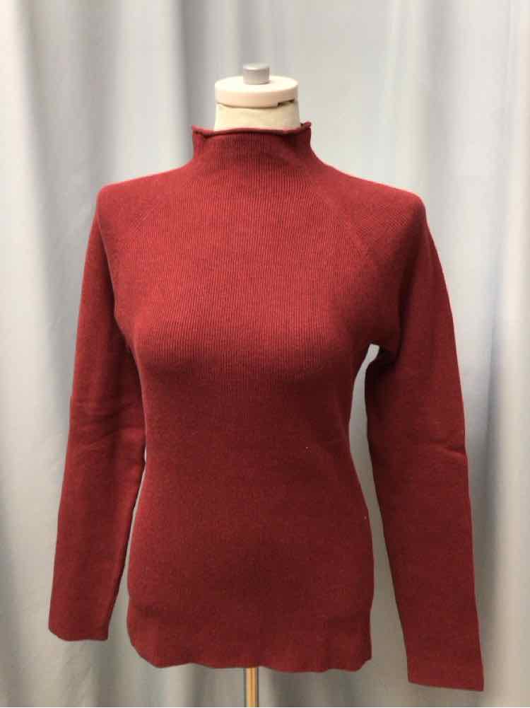 ORVIS SIZE MEDIUM Ladies TOP