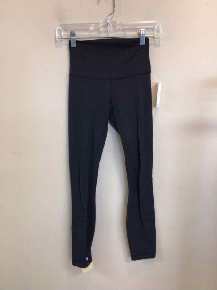 LULULEMON SIZE 2 Ladies EXERCISE