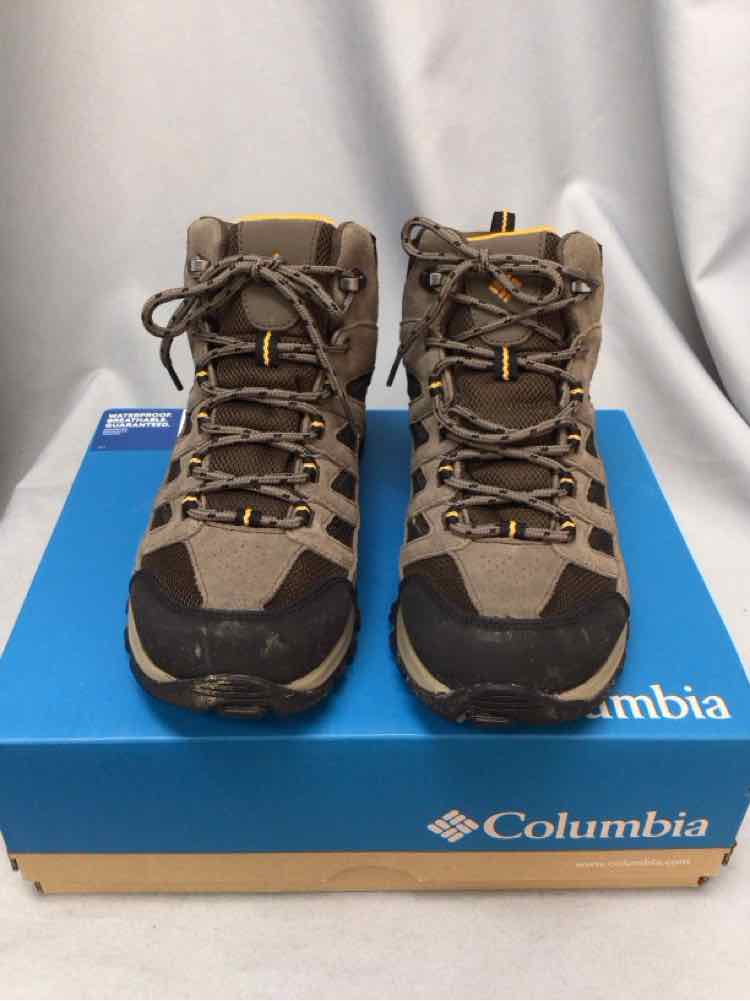 SIZE 9 1/2 COLUMBIA Men's SHOES