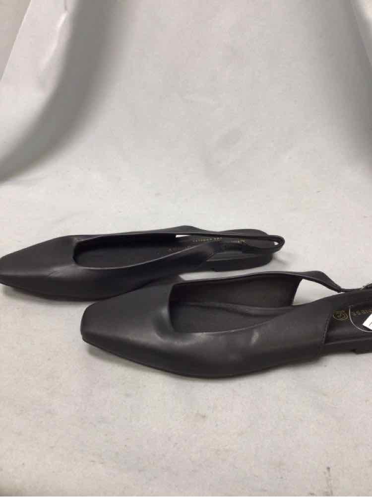 CHINESE LAUNDRY SIZE 9 Ladies SHOES