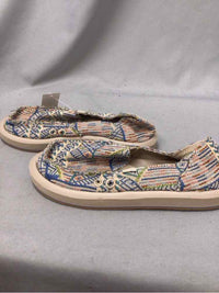 SANUK SIZE 7 Ladies SHOES