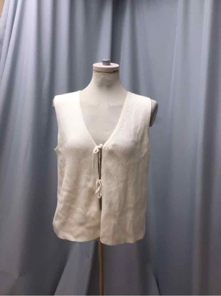 ABERCROMBIE & FITCH SIZE MEDIUM Ladies TOP