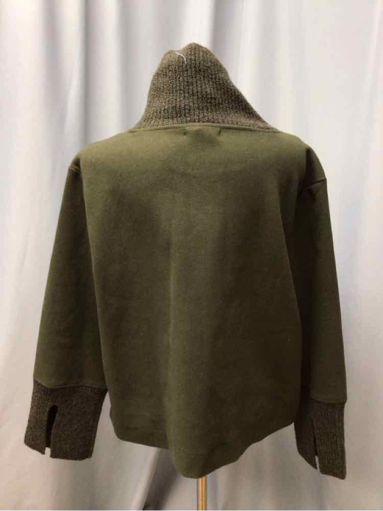 BANANA REPUBLIC SIZE LARGE Ladies TOP