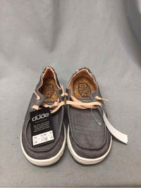 HEY DUDE SIZE 8 Ladies SHOES