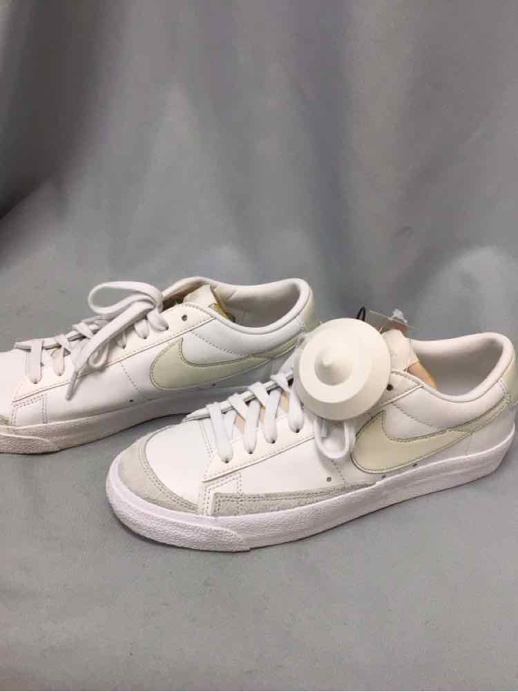 SIZE 9 NIKE Men's SHOES