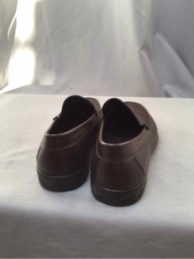 ECCO SIZE 6 1/2 Ladies SHOES