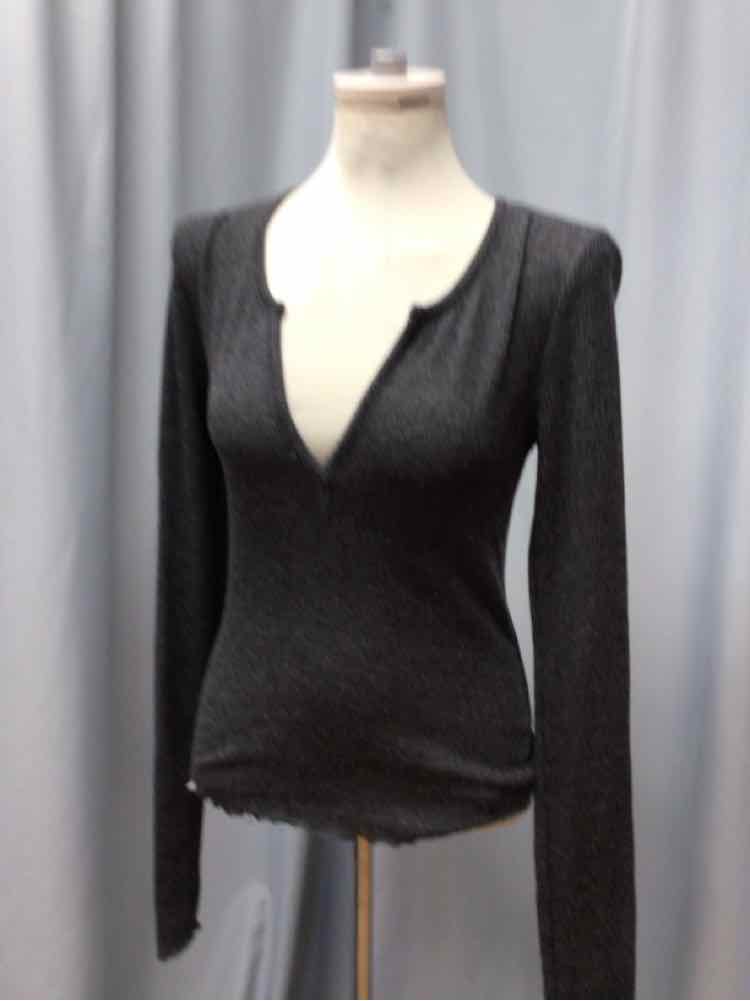 OUT FROM UNDER SIZE SMALL Ladies TOP