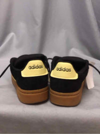ADIDAS SIZE 7 1/2 Ladies SHOES