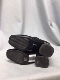 DKNY SIZE 5 Ladies SHOES
