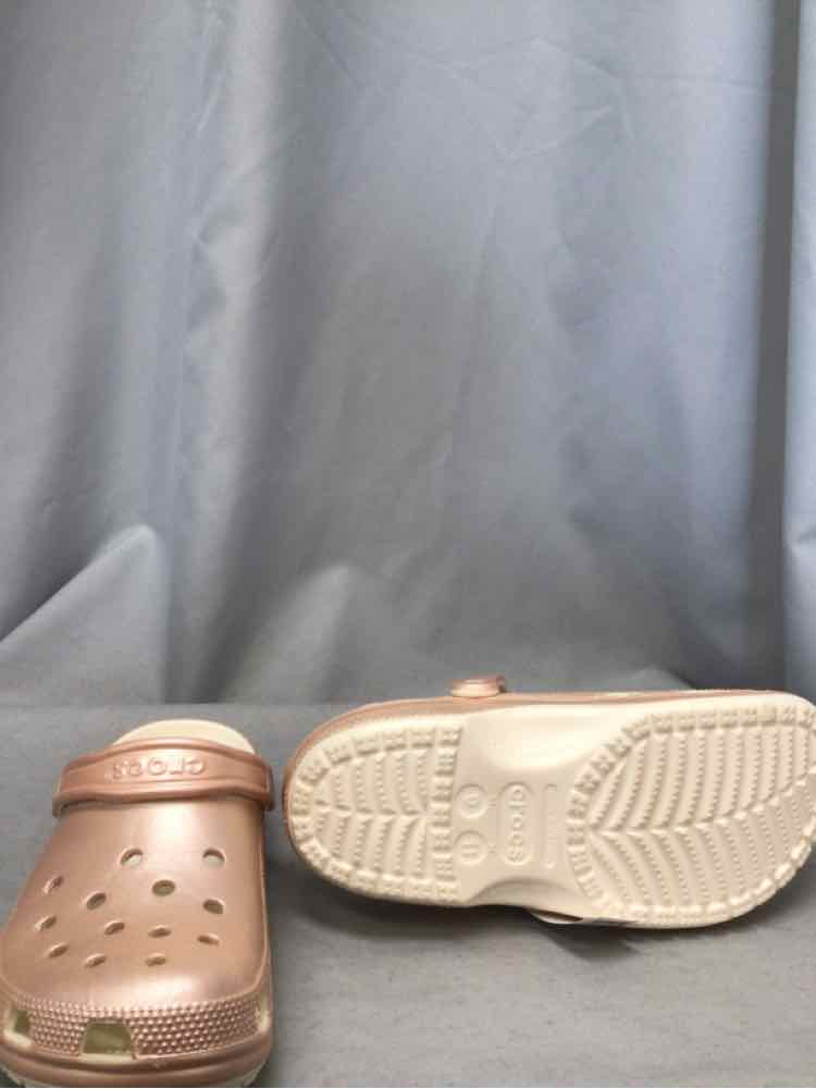 CROCS SIZE 11 Ladies SHOES
