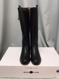 TOMMY HILFIGER SIZE 7 1/2 Ladies SHOES