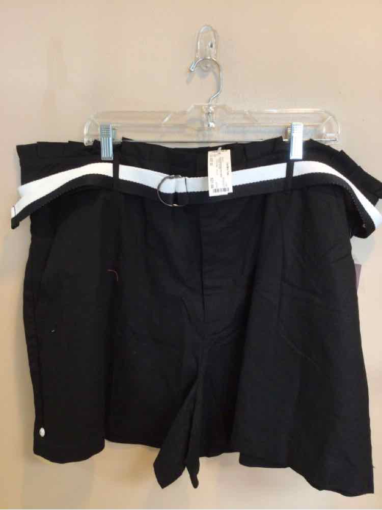 SOFIA SIZE 20 Ladies SHORTS